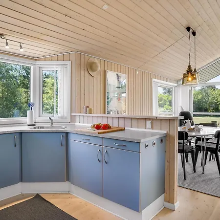 Tatil Evi Lovely In With Kitchen