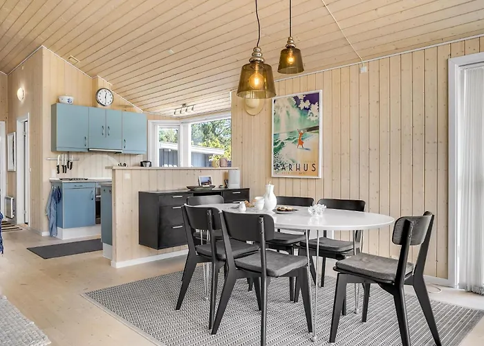 Сasa de vacaciones Lovely In With Kitchen